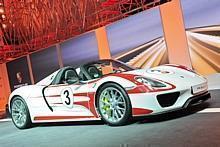 Der Porsche 918 Hybrid tritt in der Sportwagen-Weltmeisterschaft und beim 24-Stunden-Rennen von Le Mans an. Foto: dpp-AutoReporter